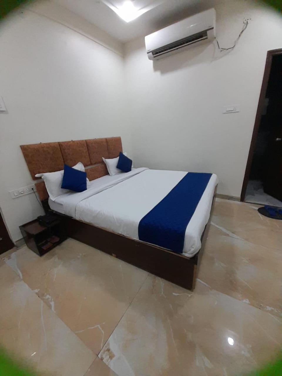 Hotel Abhinandan Indaur Exteriér fotografie